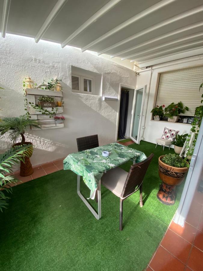 Lungomare Poetto Loft Apartment กาญารี ภายนอก รูปภาพ