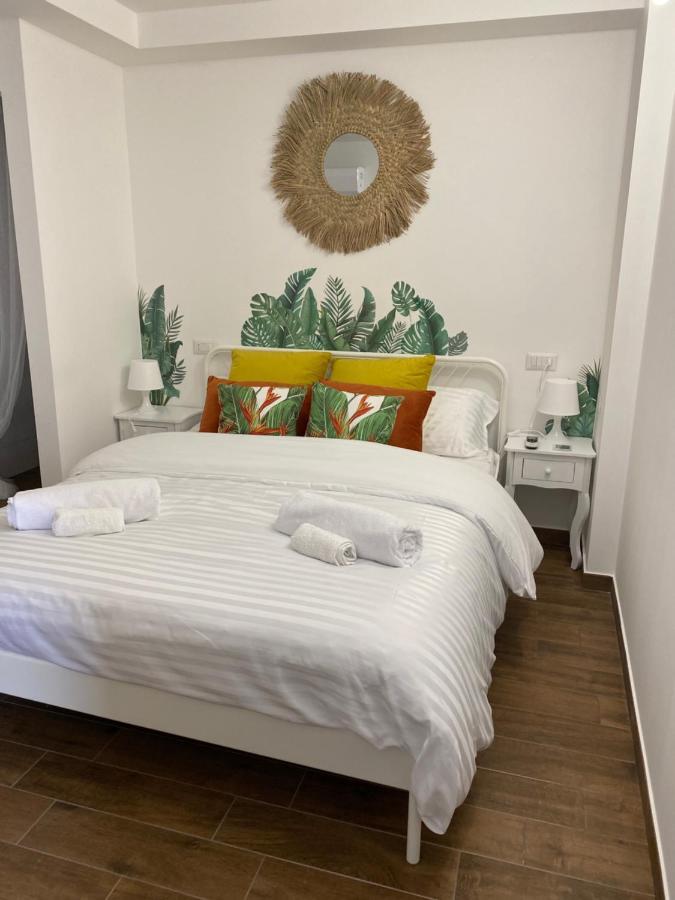 Lungomare Poetto Loft Apartment กาญารี ภายนอก รูปภาพ