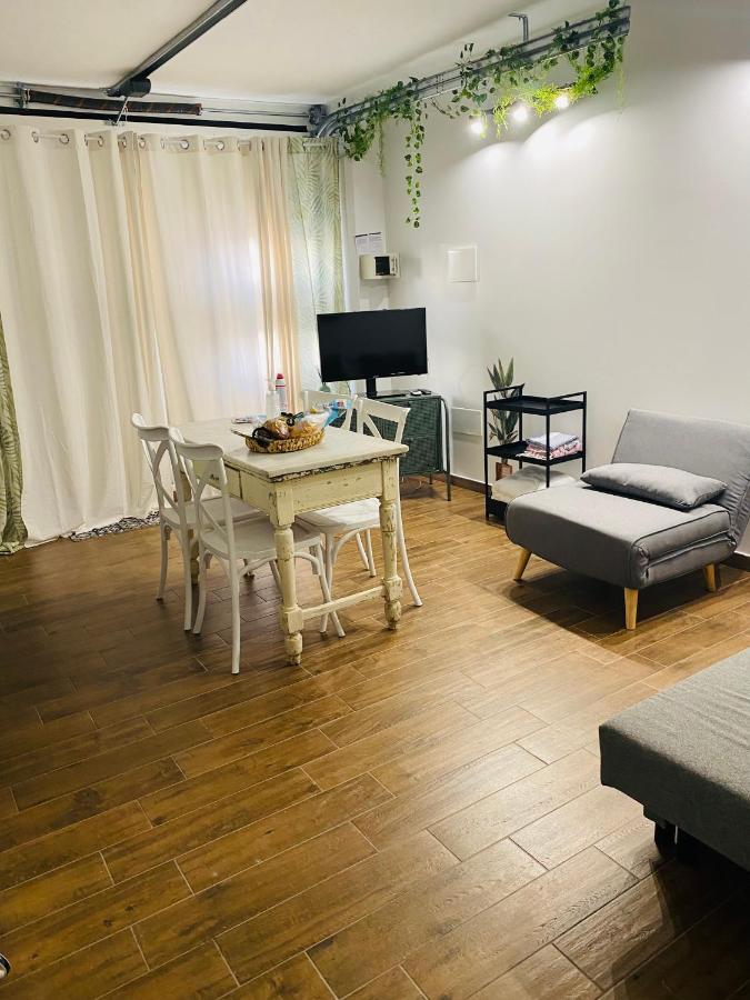 Lungomare Poetto Loft Apartment กาญารี ภายนอก รูปภาพ